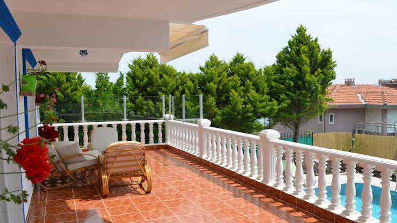 Guzelyali Hotel ไอวาลิค ภายนอก รูปภาพ