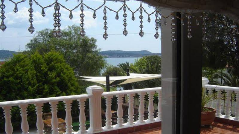 Guzelyali Hotel ไอวาลิค ภายนอก รูปภาพ