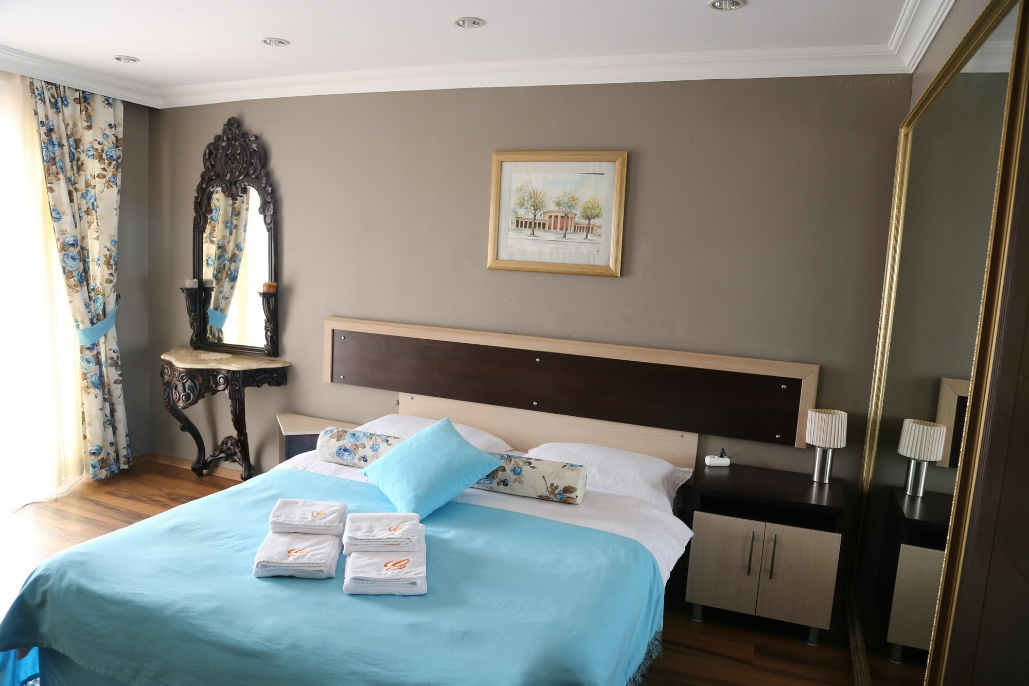 Guzelyali Hotel ไอวาลิค ภายนอก รูปภาพ