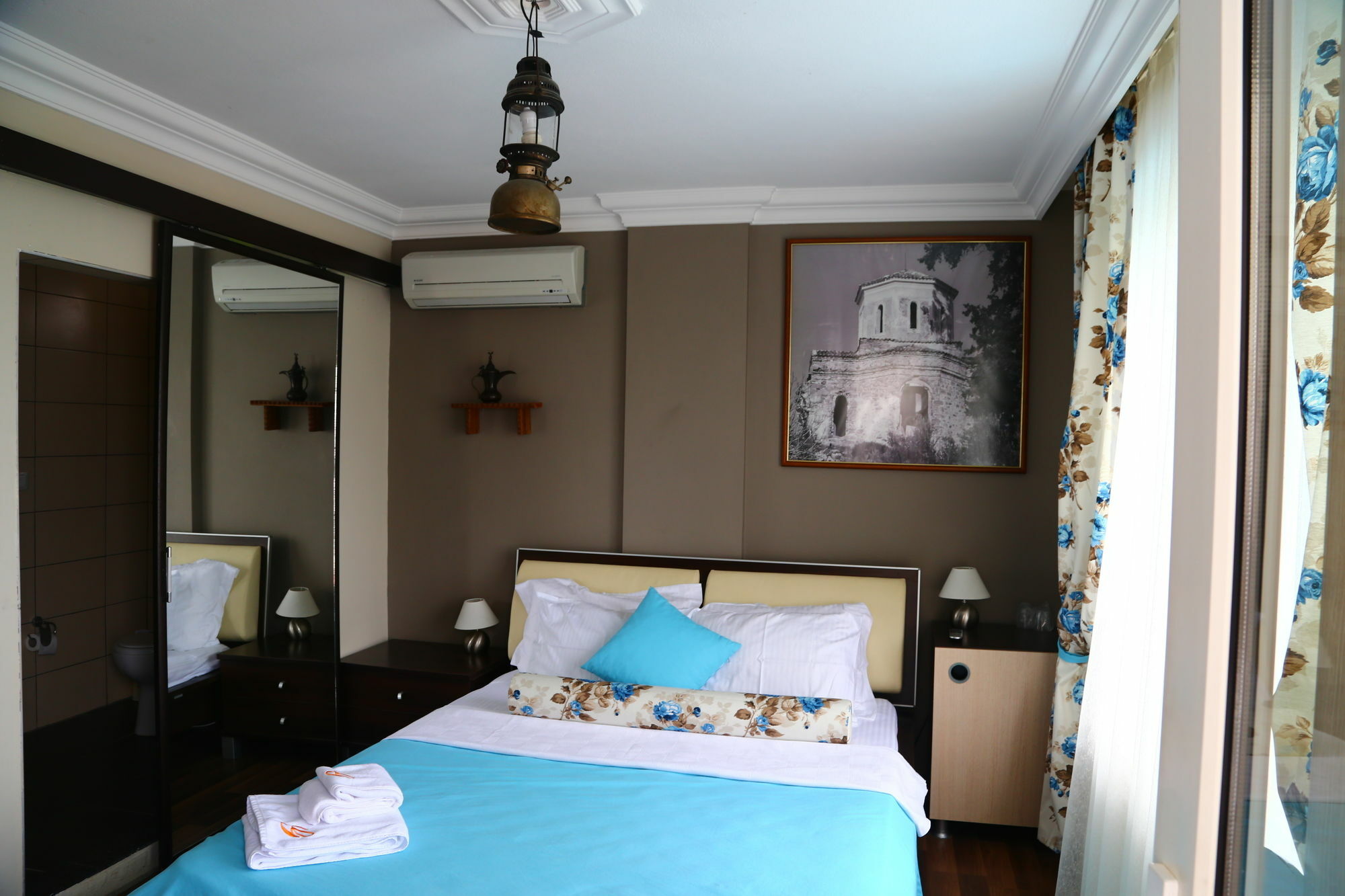 Guzelyali Hotel ไอวาลิค ภายนอก รูปภาพ