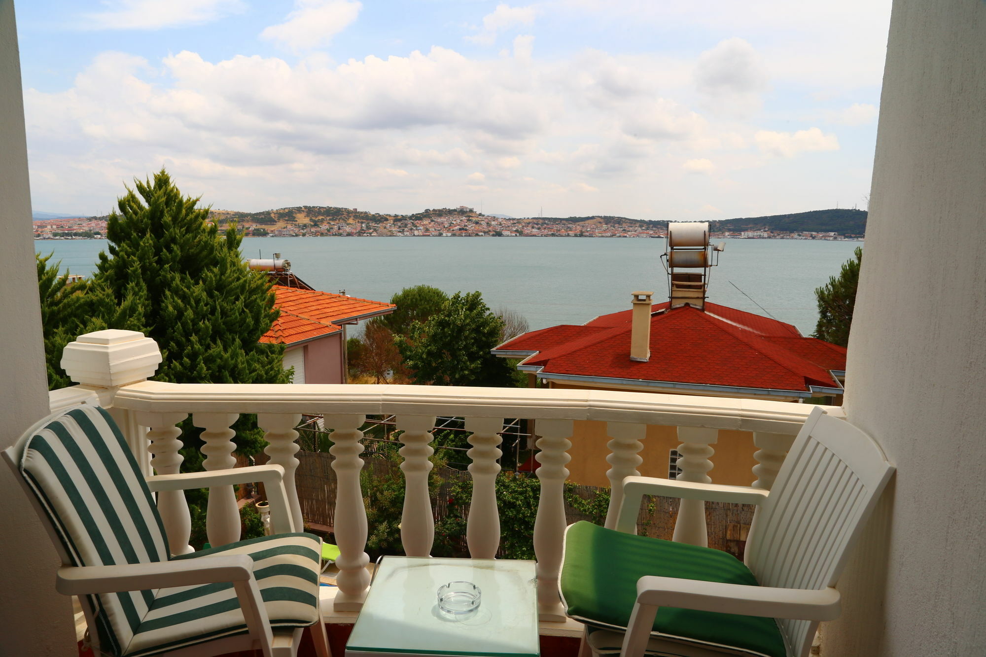 Guzelyali Hotel ไอวาลิค ภายนอก รูปภาพ